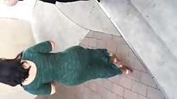 HUGE LATINA BUTTCHEEKS