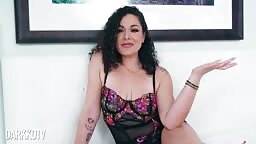 Betty B - Buttplug Dual Face Fuck
